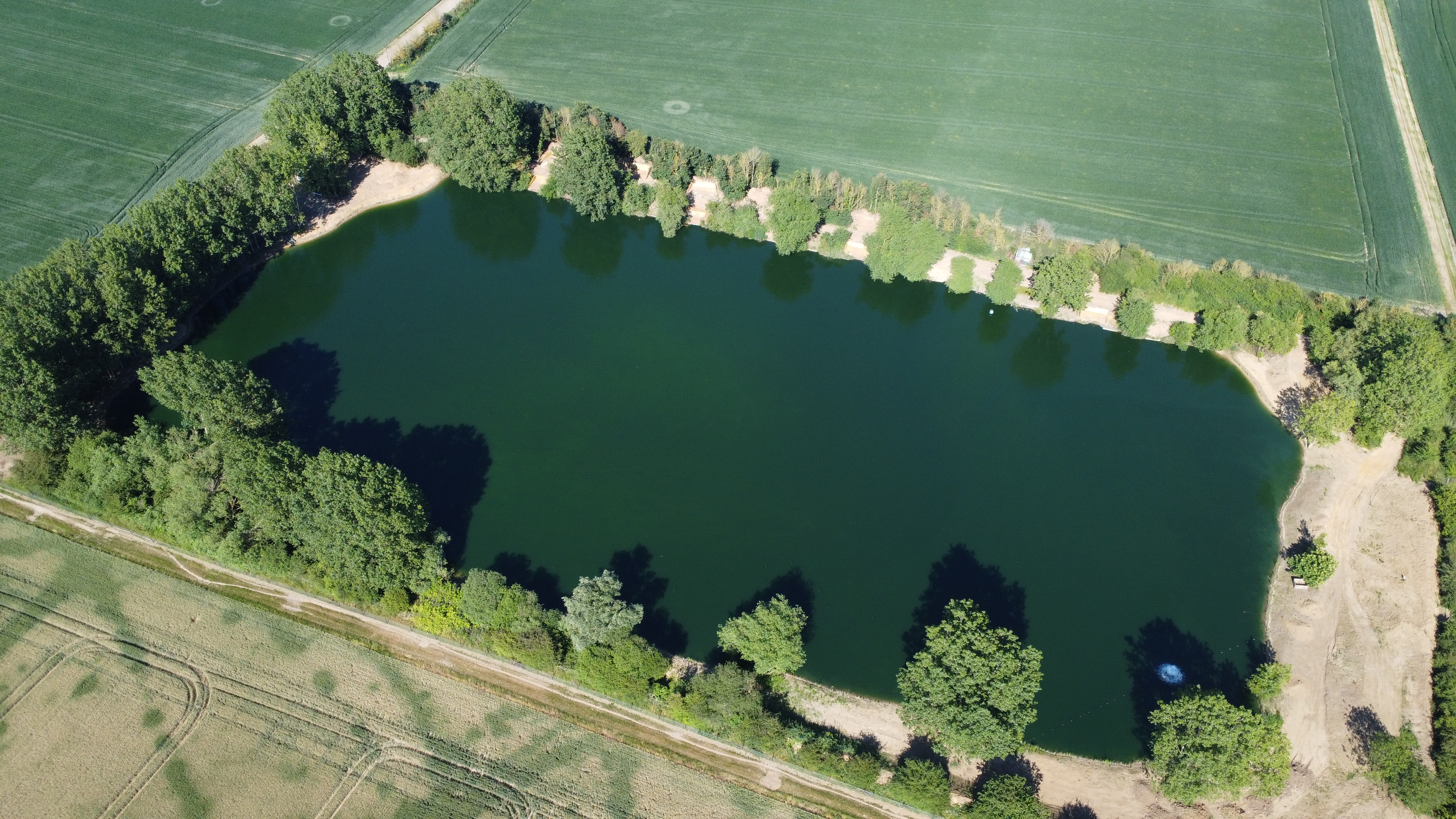 Scarlett's exclusive — Farm Lakes