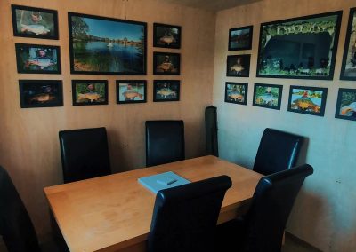 Scarlett’s Lake anglers’ kitchen and dining area